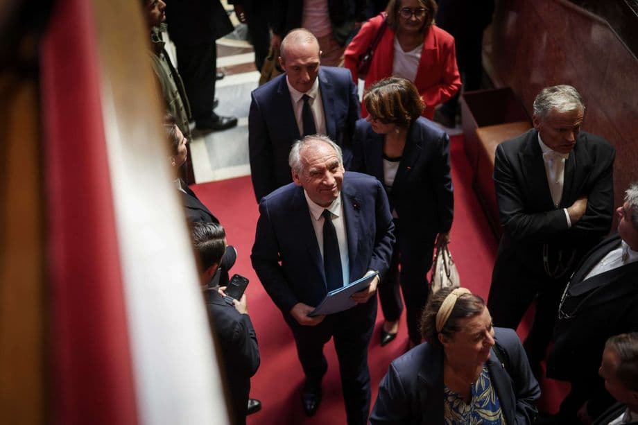 French Government Topples Following Confidence Vote